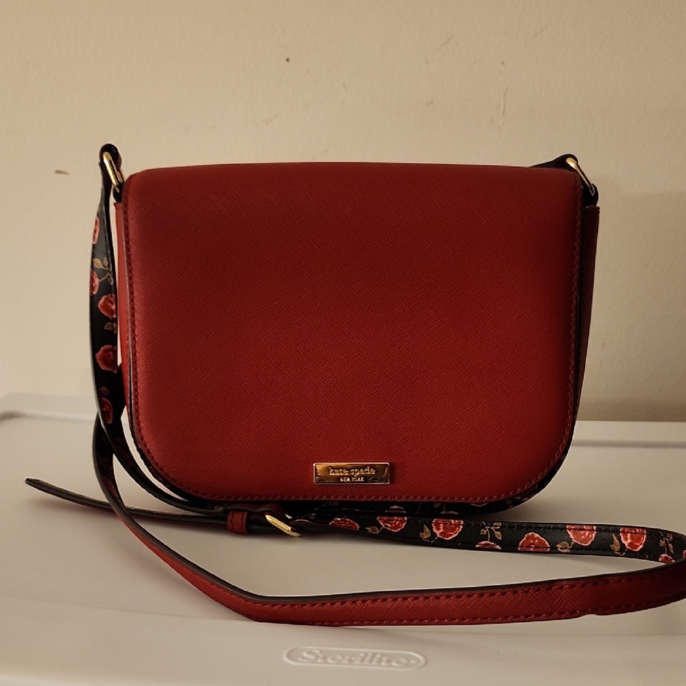 Kate Spade Leather Crossbody w/Free Card Holder
